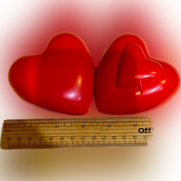 VTG RARE PLASTIC VALENTINE HEART CONTAINER 3.5” RED TOY PROPOSAL ENGAGEMENT GIFT - Picture 5 of 7